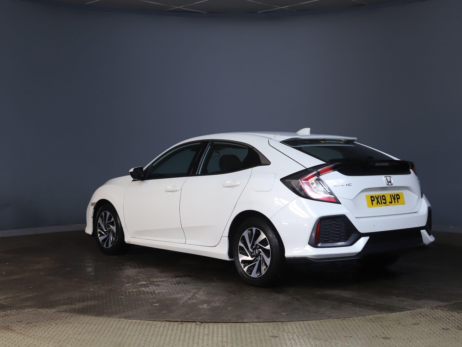 Used Honda Civic 2019 for sale - 76498890: Photo 3