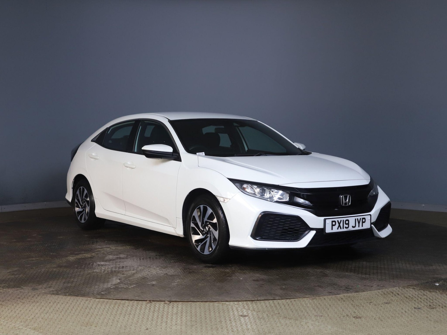 Used Honda Civic 2019 for sale - 76498890: Photo 4