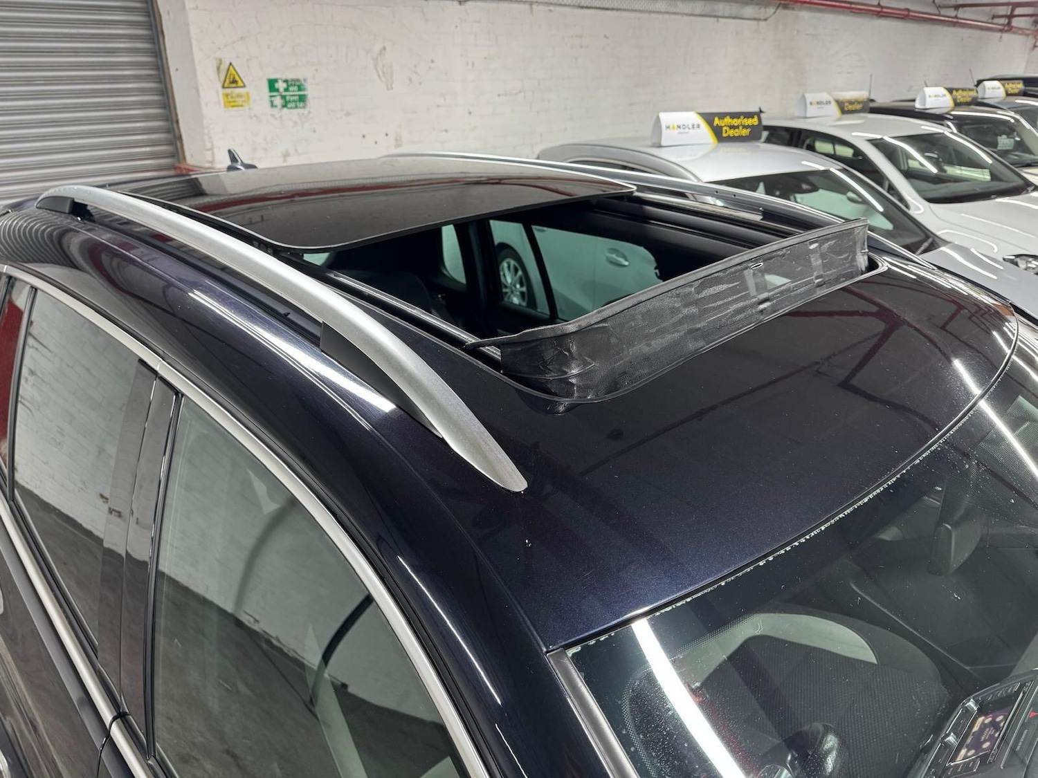 Used Volkswagen Tiguan 2015 for sale - 76597179: Photo 2