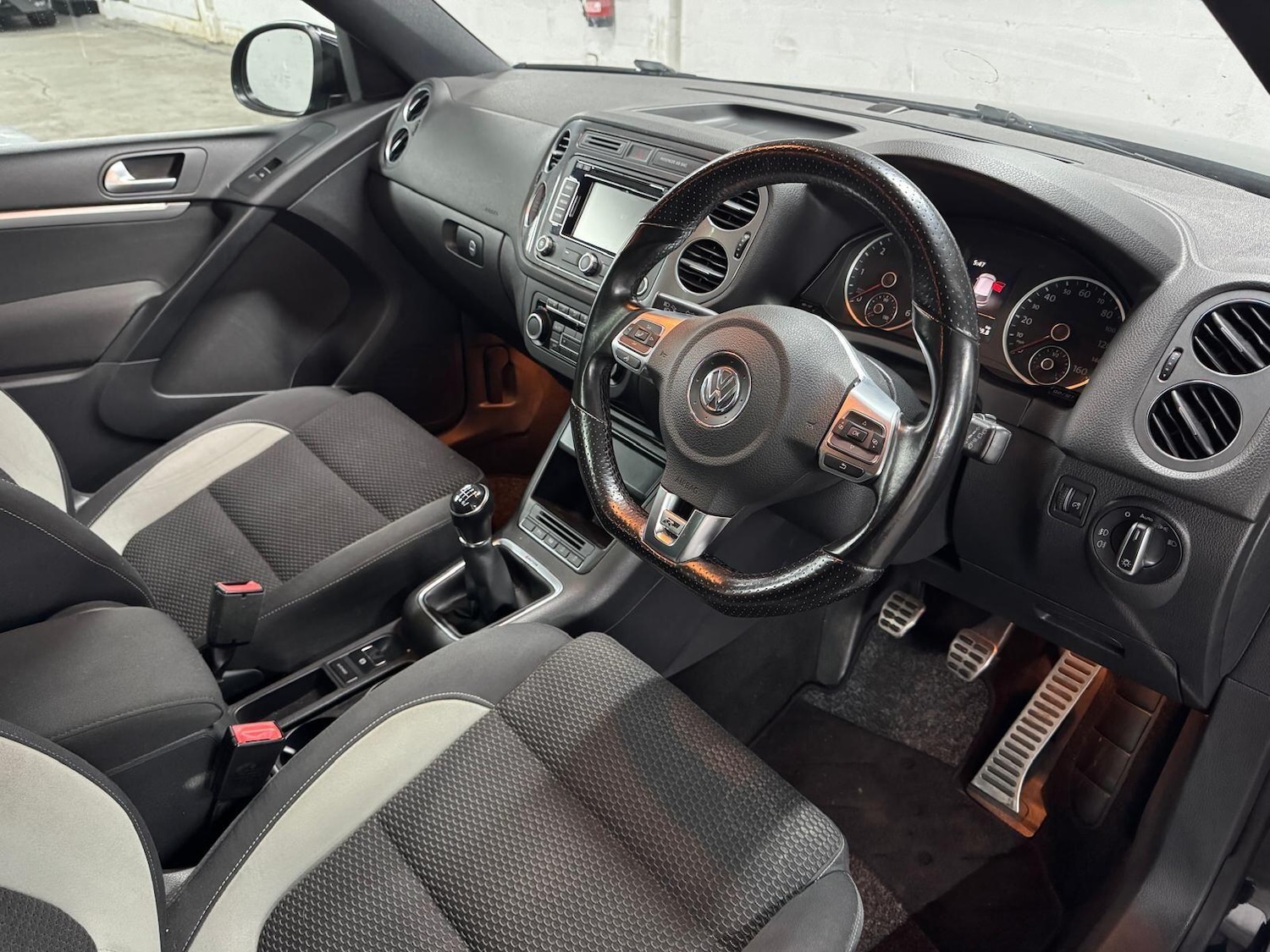 Used Volkswagen Tiguan 2015 for sale - 76597179: Photo 25