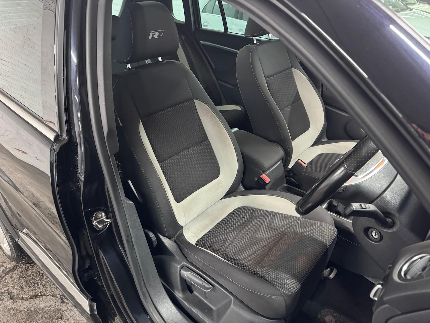 Used Volkswagen Tiguan 2015 for sale - 76597179: Photo 26