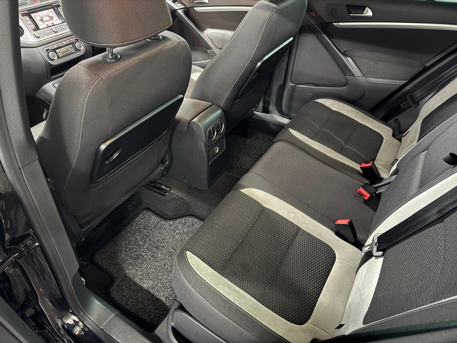 Used Volkswagen Tiguan 2015 for sale - 76597179: Photo 29