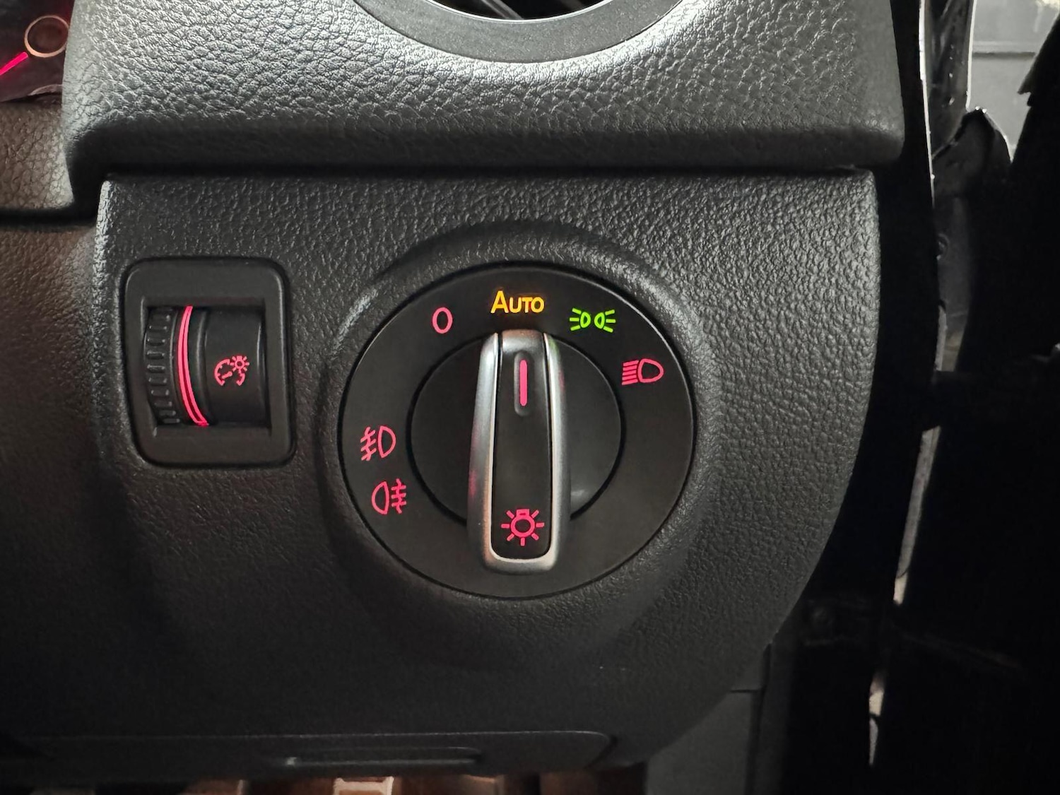 Used Volkswagen Tiguan 2015 for sale - 76597179: Photo 35