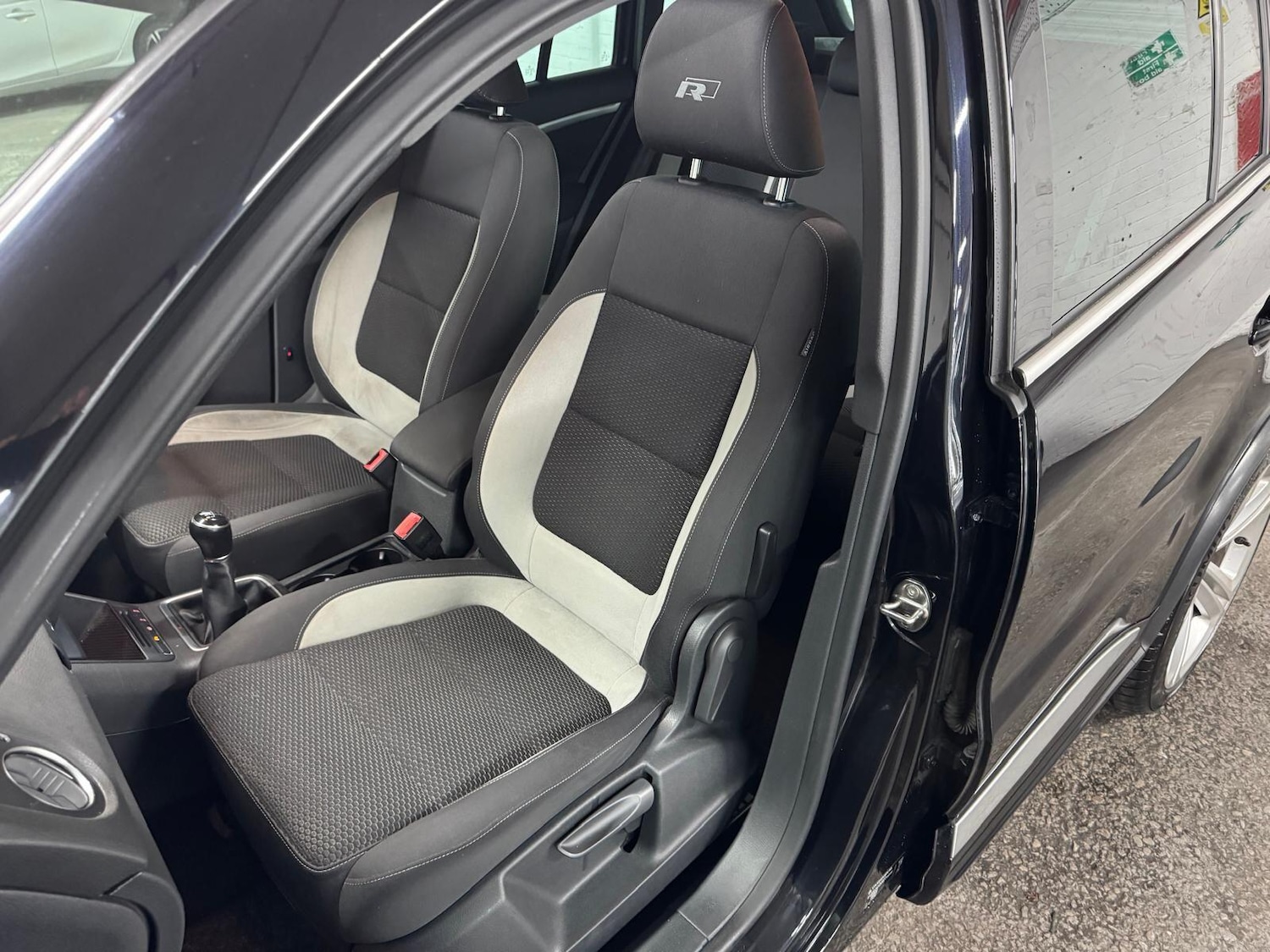 Used Volkswagen Tiguan 2015 for sale - 76597179: Photo 54