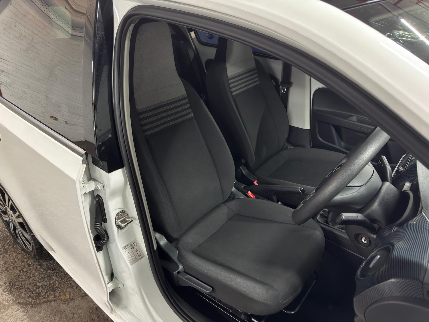 Used Volkswagen up! 2017 for sale - 78205439: Photo 15