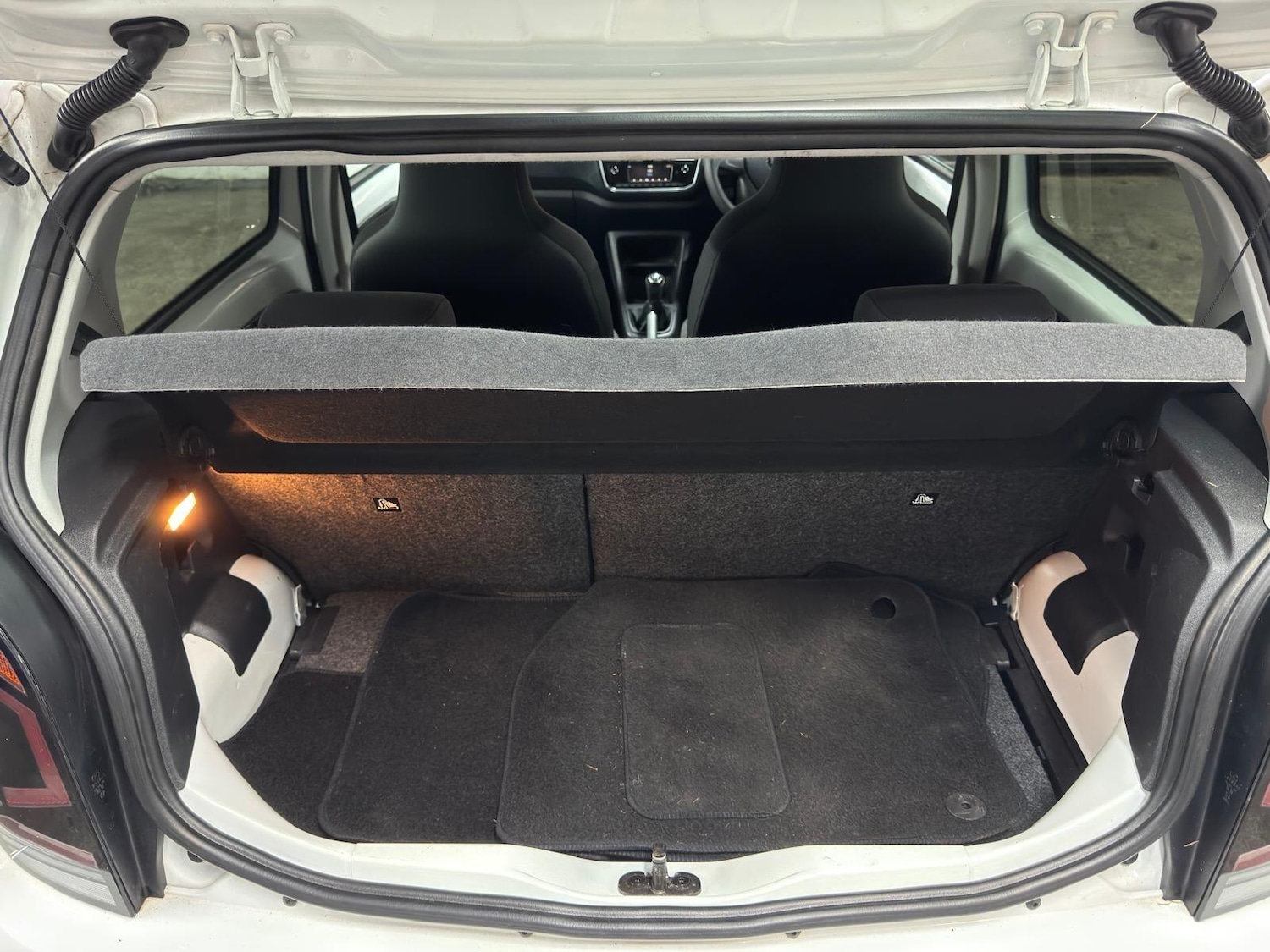 Used Volkswagen up! 2017 for sale - 78205439: Photo 30