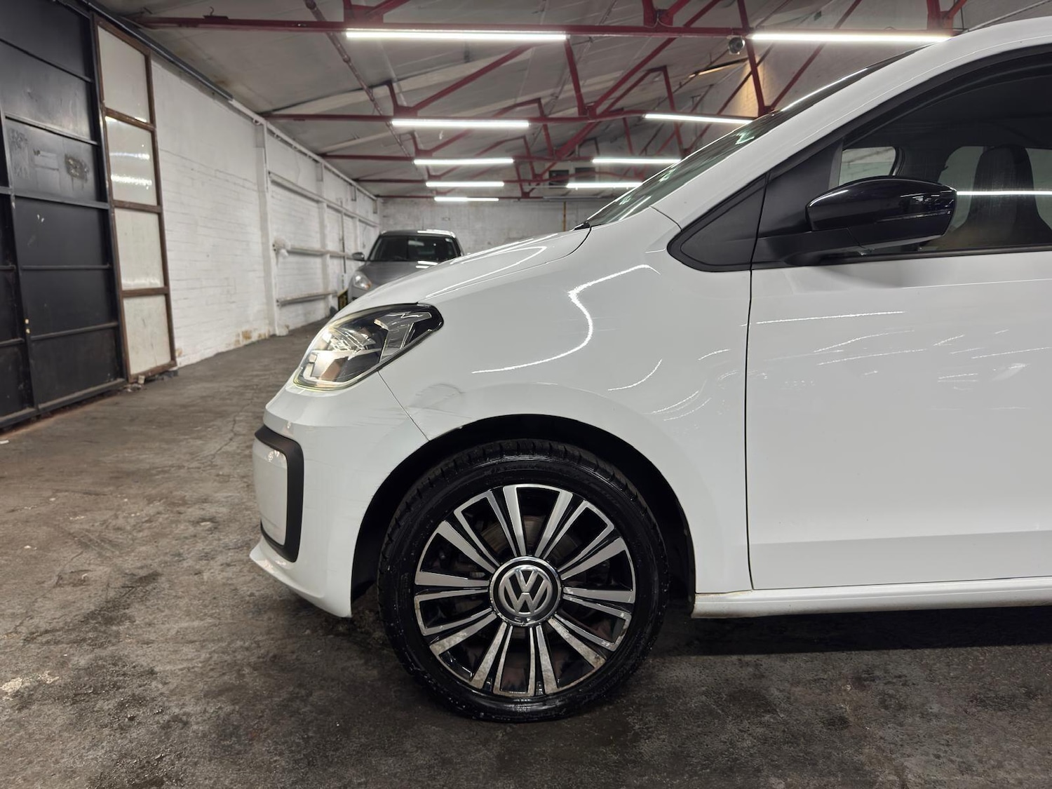 Used Volkswagen up! 2017 for sale - 78205439: Photo 41