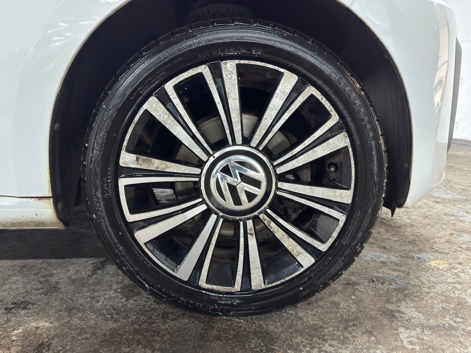 Used Volkswagen up! 2017 for sale - 78205439: Photo 42