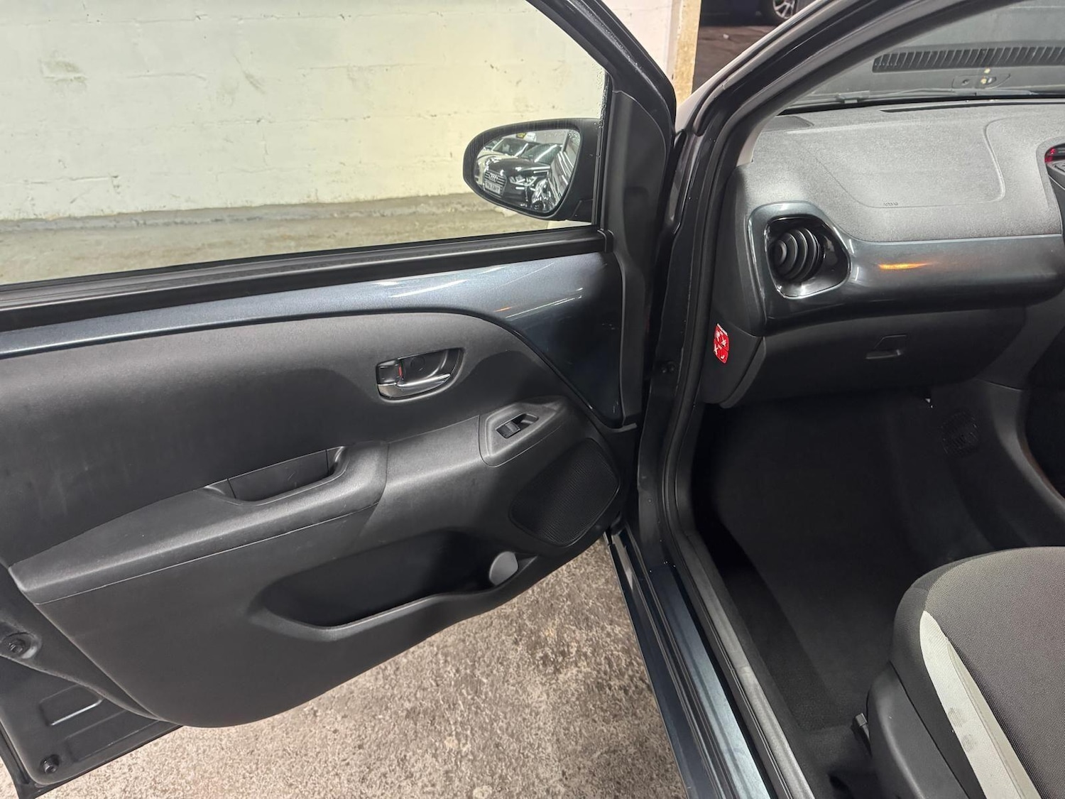 Used Toyota AYGO 2018 for sale - 77254618: Photo 16