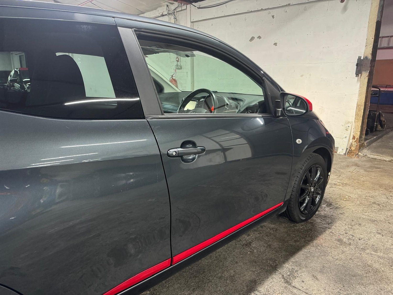 Used Toyota AYGO 2018 for sale - 77254618: Photo 30