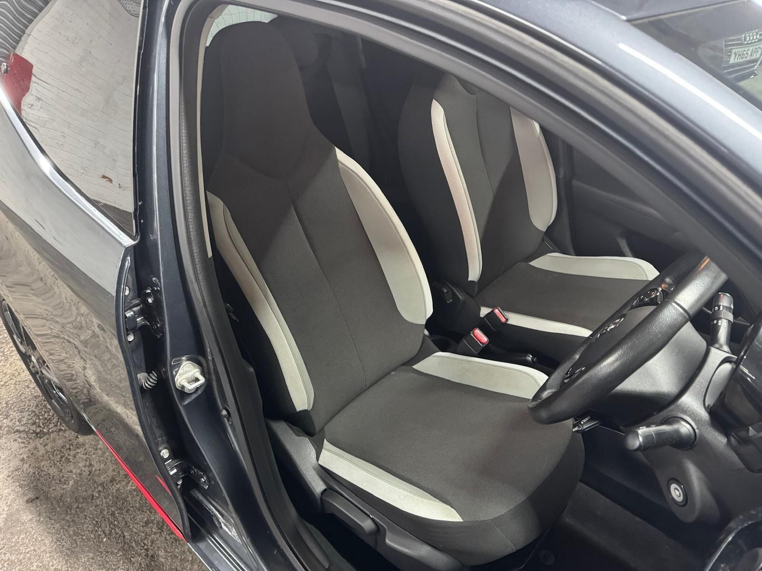 Used Toyota AYGO 2018 for sale - 77254618: Photo 40