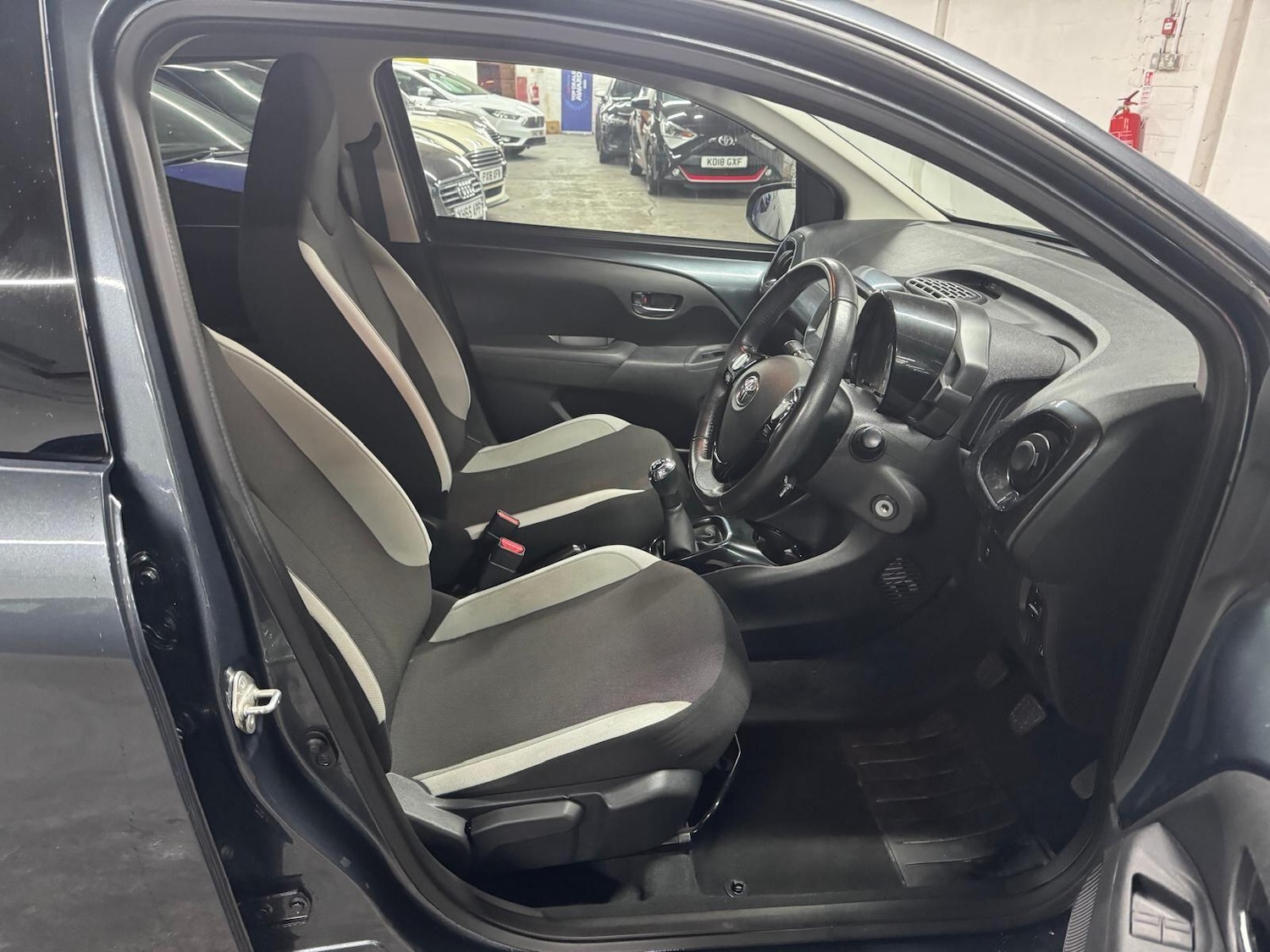 Used Toyota AYGO 2018 for sale - 77254618: Photo 42