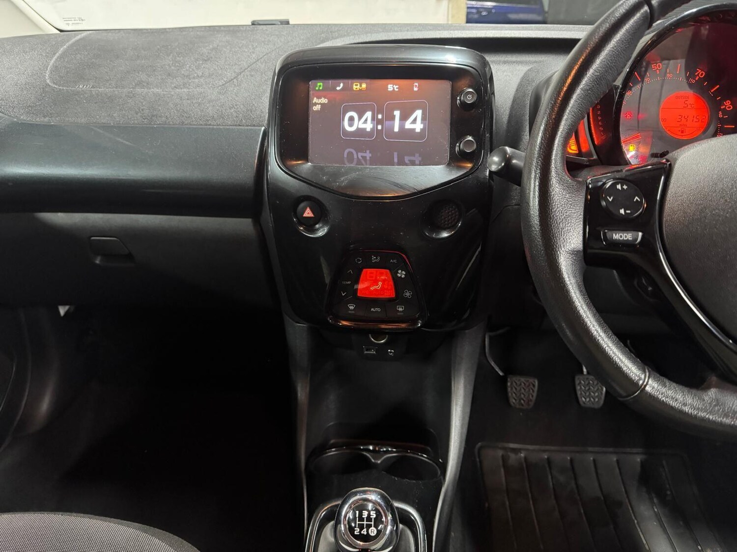 Used Toyota AYGO 2018 for sale - 77254618: Photo 47