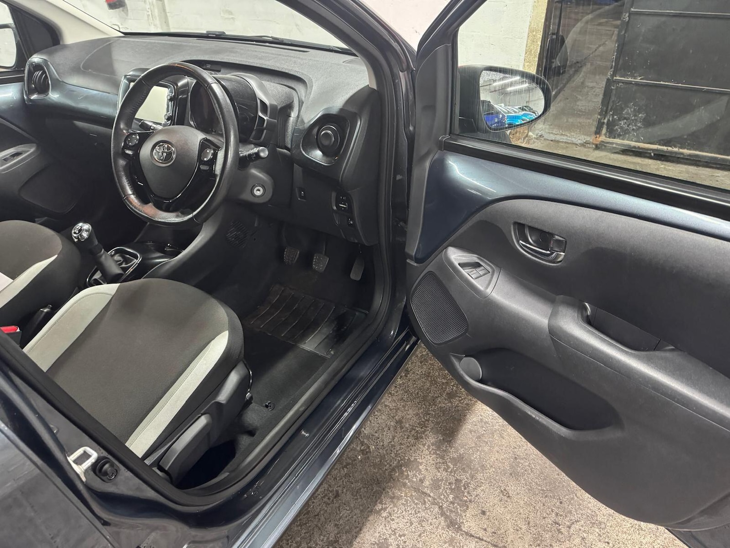 Used Toyota AYGO 2018 for sale - 77254618: Photo 48