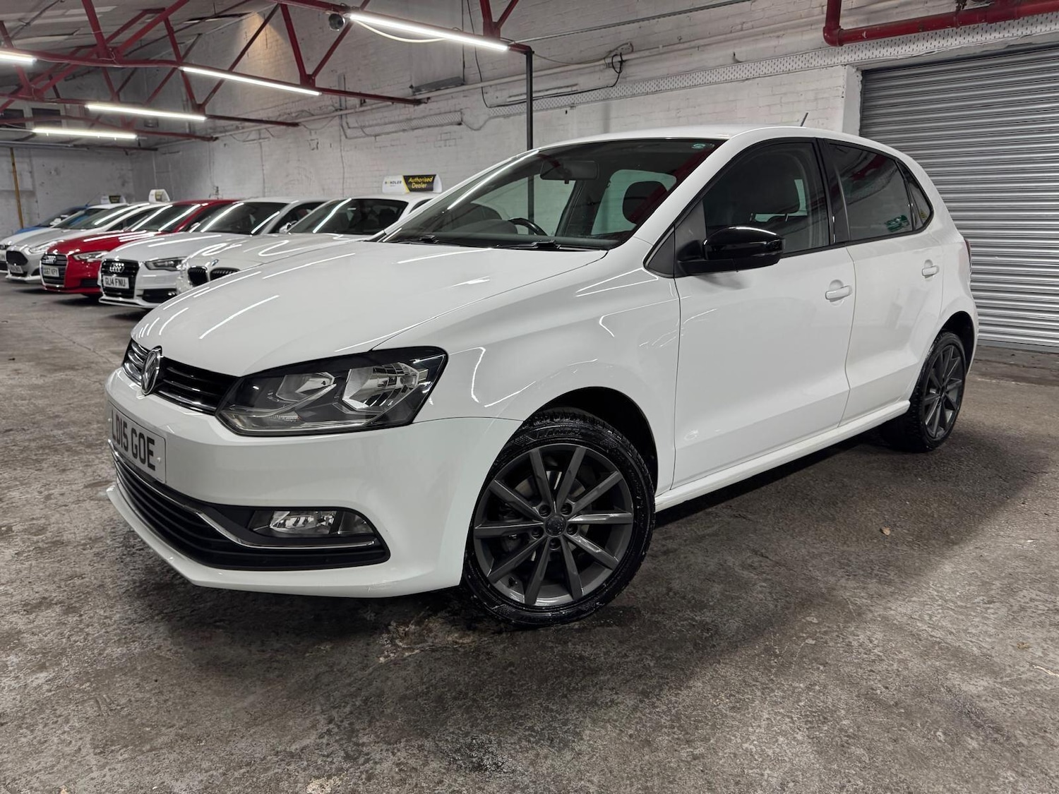 Used Volkswagen Polo 2015 for sale - 76935845: Photo 1