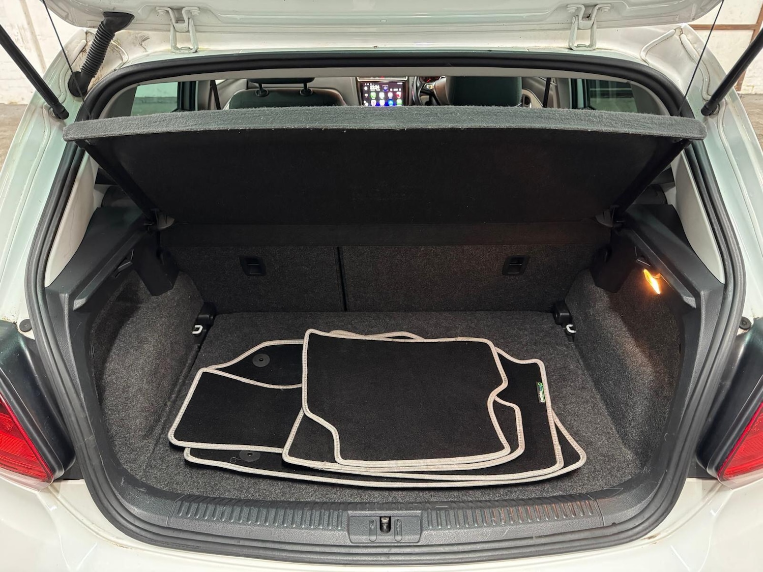 Used Volkswagen Polo 2015 for sale - 76935845: Photo 29