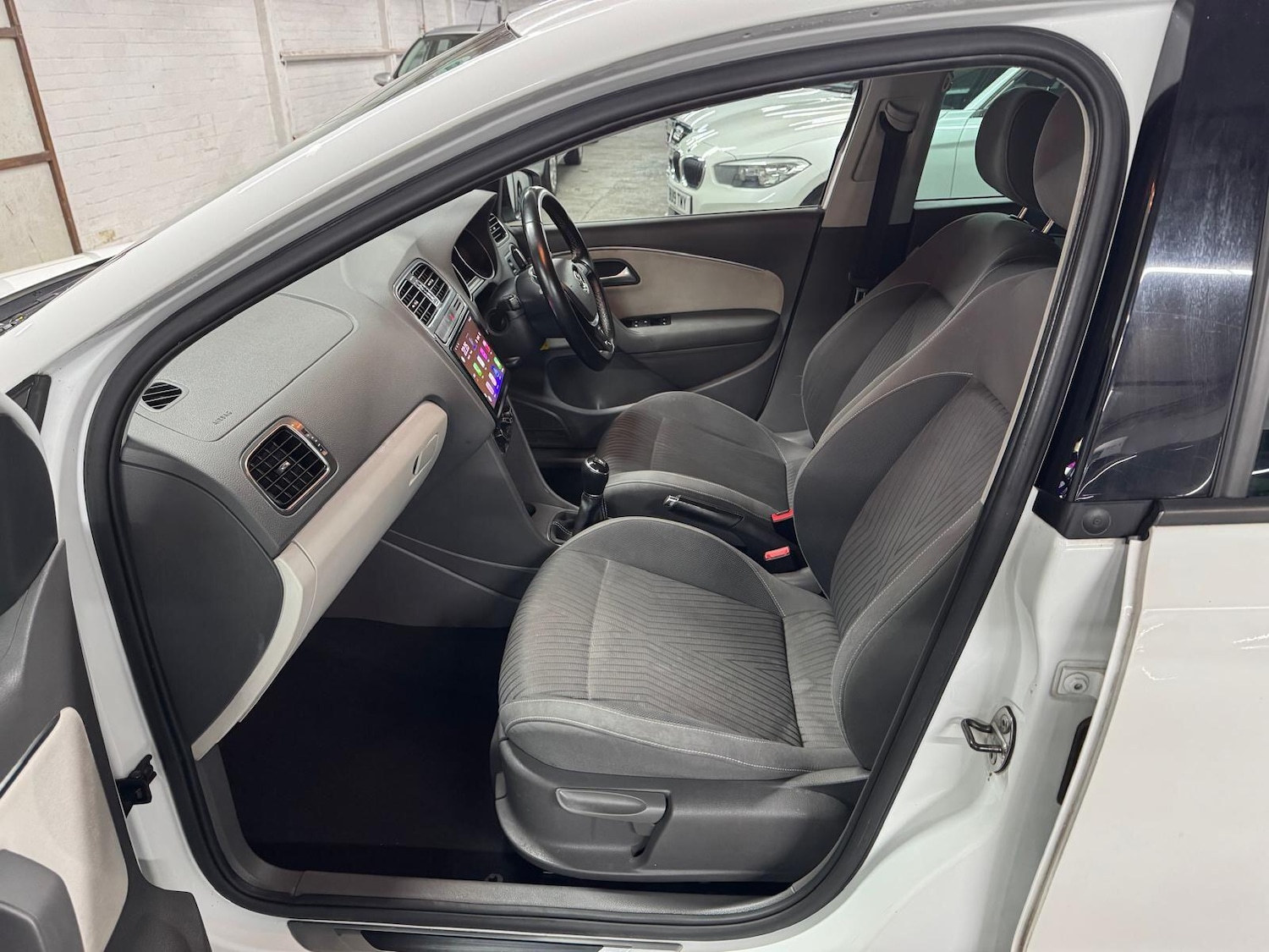 Used Volkswagen Polo 2015 for sale - 76935845: Photo 39