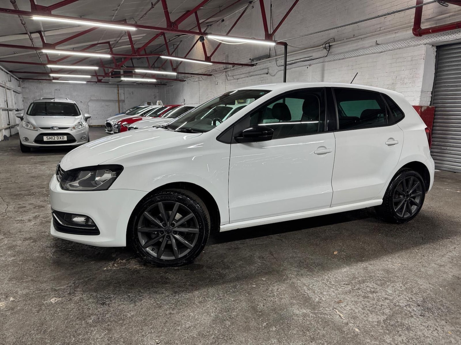 Used Volkswagen Polo 2015 for sale - 76935845: Photo 4