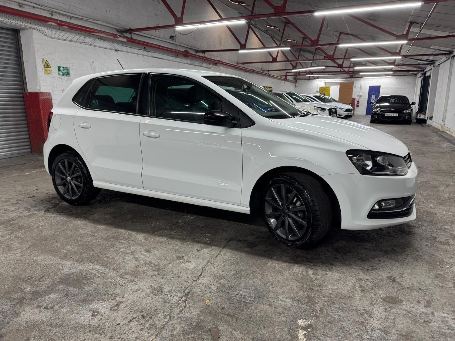 Used Volkswagen Polo 2015 for sale - 76935845: Photo 6