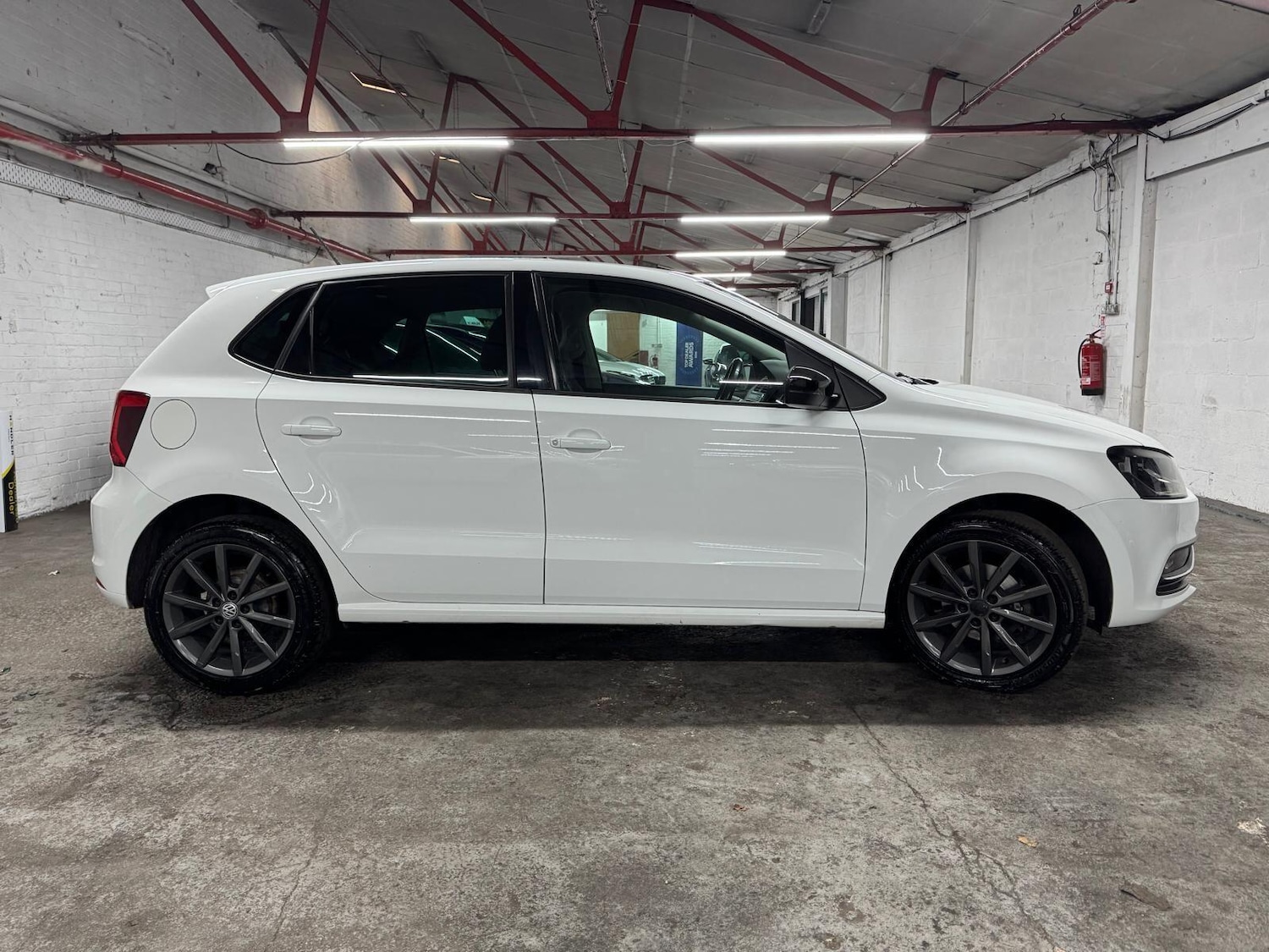 Used Volkswagen Polo 2015 for sale - 76935845: Photo 7