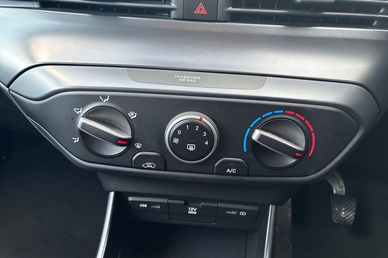 Used Hyundai i20 2023 for sale - 77825934: Photo 15