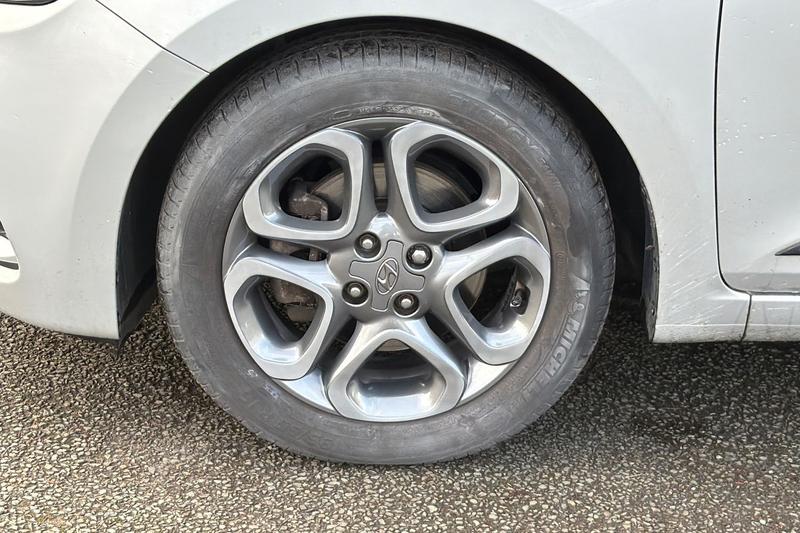 Used Hyundai i20 2019 for sale - 77367764: Photo 9