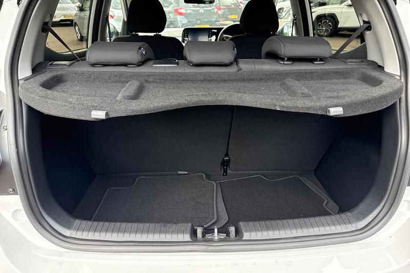 Used Hyundai i10 2024 for sale - 76038216: Photo 24