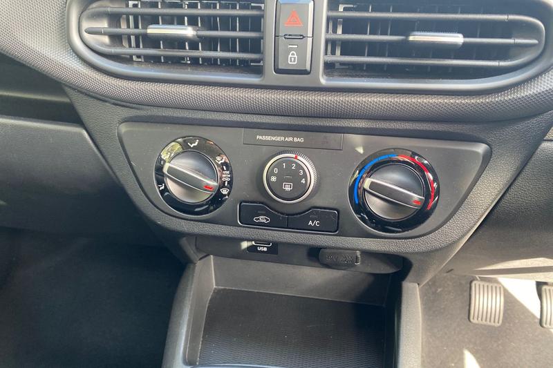 Used Hyundai i10 2021 for sale - 77910392: Photo 15