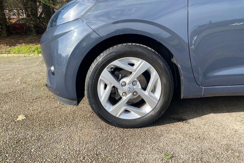 Used Hyundai i10 2021 for sale - 77910392: Photo 9