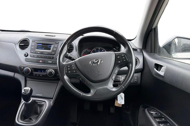 Used Hyundai i10 2018 for sale - 77855078: Photo 11