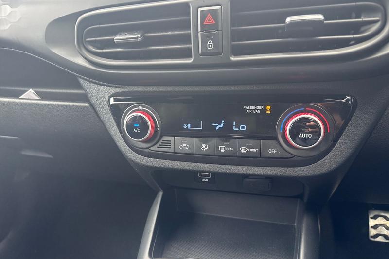 Used Hyundai i10 2022 for sale - 76154196: Photo 15