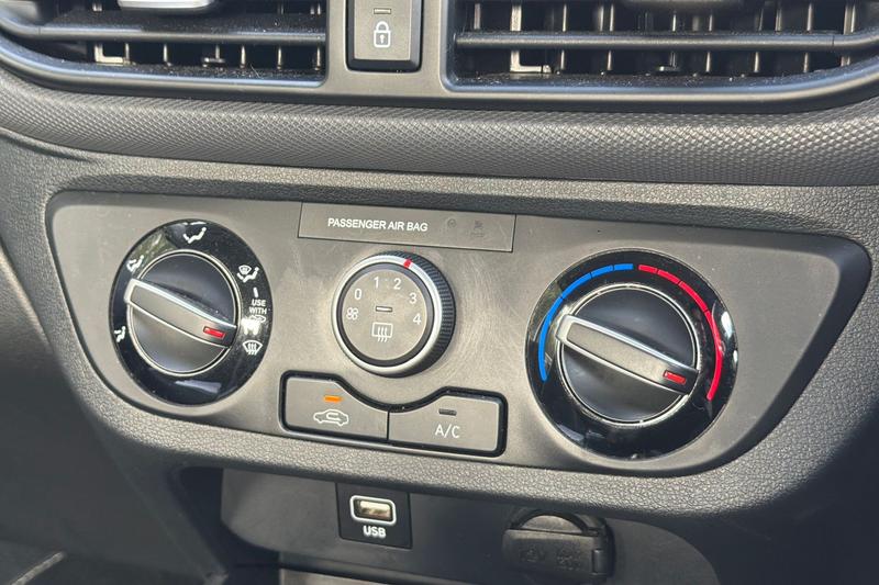 Used Hyundai i10 2023 for sale - 77653820: Photo 15