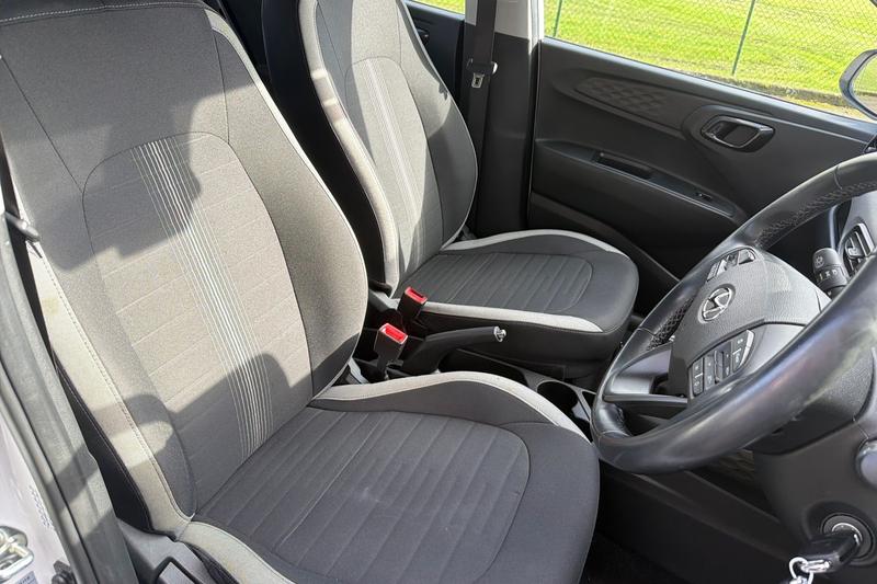 Used Hyundai i10 2023 for sale - 77653820: Photo 25