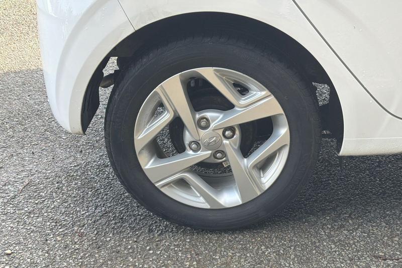 Used Hyundai i10 2023 for sale - 77653820: Photo 9