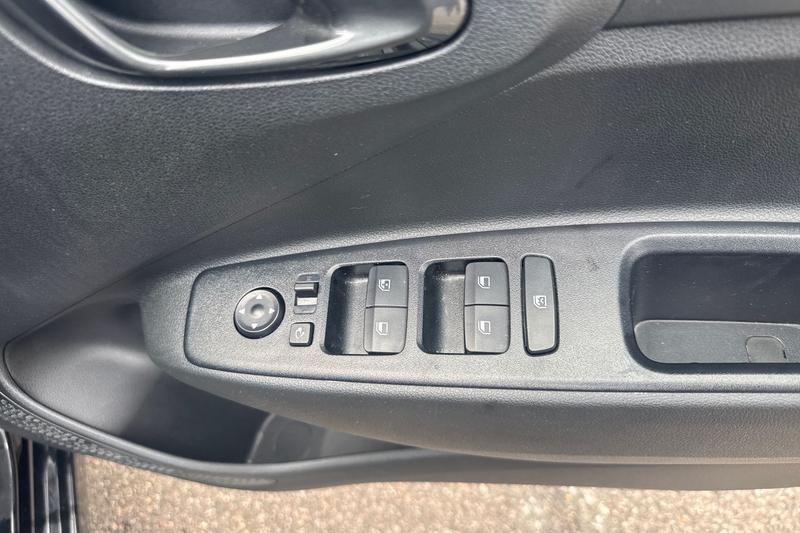 Used Hyundai i10 2024 for sale - 76146618: Photo 16