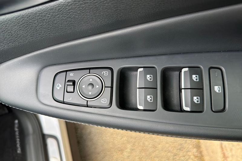 Used Hyundai Santa Fe 2021 for sale - 77048071: Photo 16