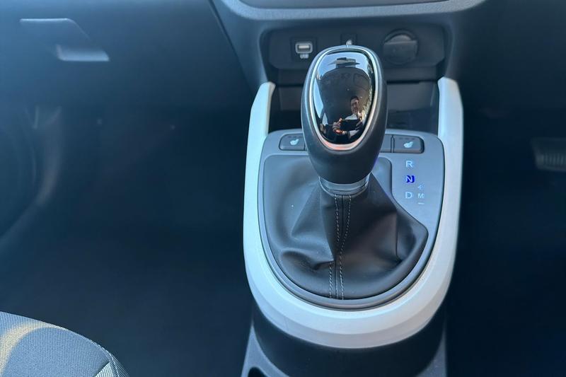 Used Hyundai i10 2023 for sale - 77659761: Photo 14