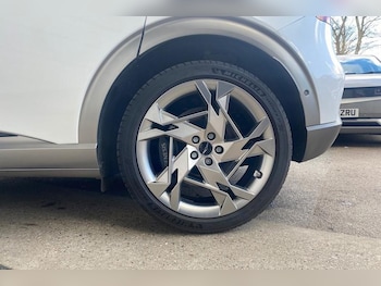 Used Genesis GV60 2024 for sale - 75880997: Photo