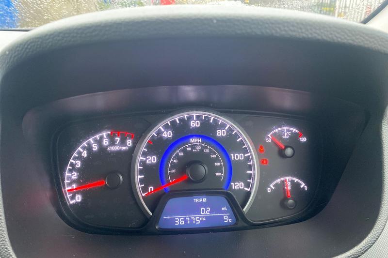 Used Hyundai i10 2018 for sale - 77529209: Photo 19