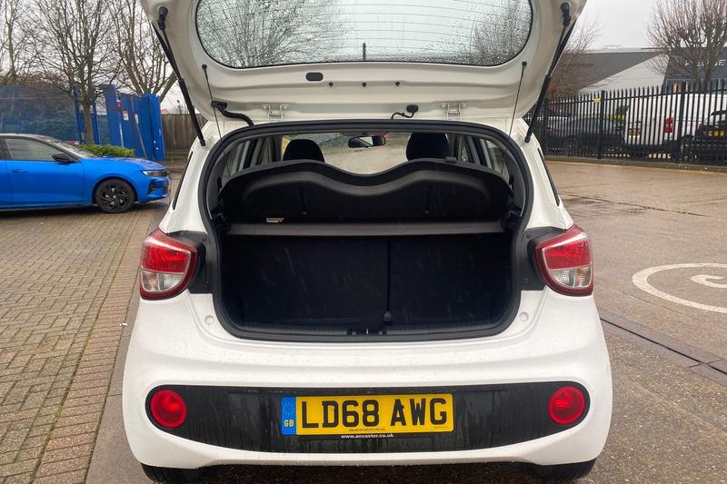 Used Hyundai i10 2018 for sale - 77529209: Photo 23