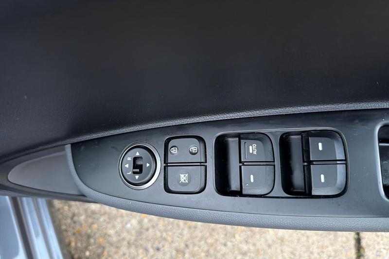 Used Hyundai i10 2019 for sale - 76519695: Photo 16