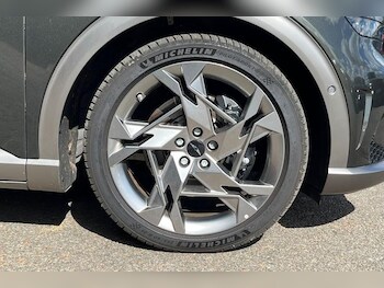 Used Genesis GV60 2025 for sale - 75897966: Photo