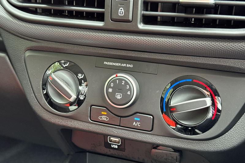 Used Hyundai i10 for sale - 76467662: Photo 15