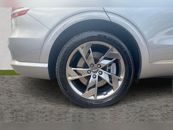 Used Genesis GV70 2024 for sale - 76703166: Photo