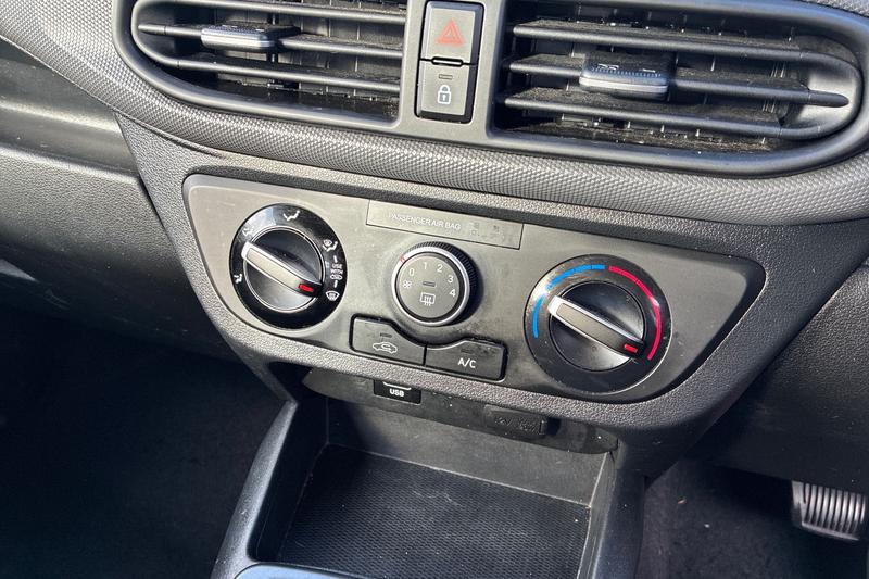 Used Hyundai i10 2022 for sale - 77435076: Photo 15