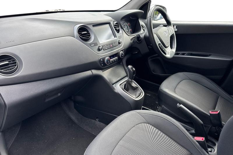 Used Hyundai i10 2019 for sale - 76172661: Photo 13