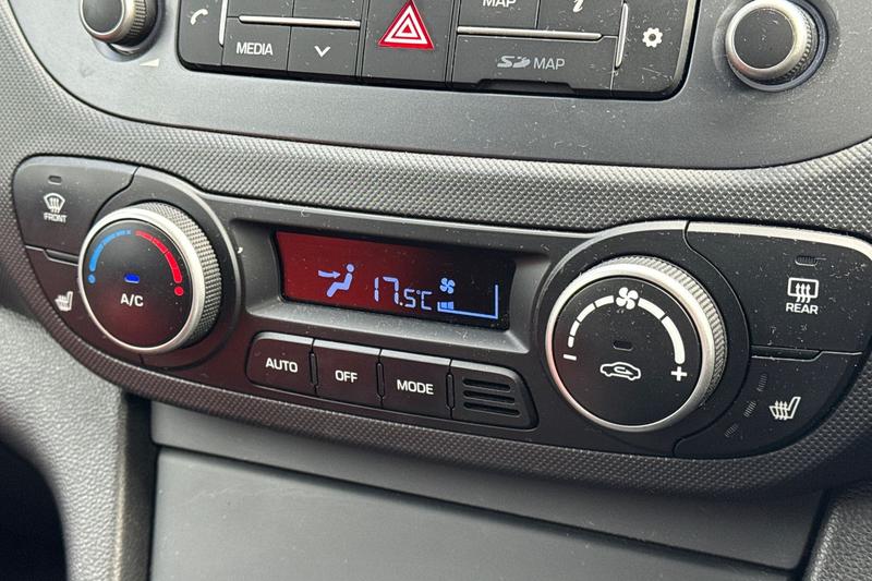 Used Hyundai i10 2019 for sale - 76172661: Photo 15