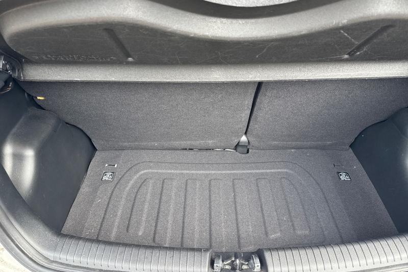 Used Hyundai i10 2019 for sale - 76172661: Photo 24