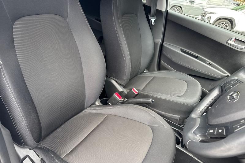 Used Hyundai i10 2019 for sale - 76172661: Photo 25