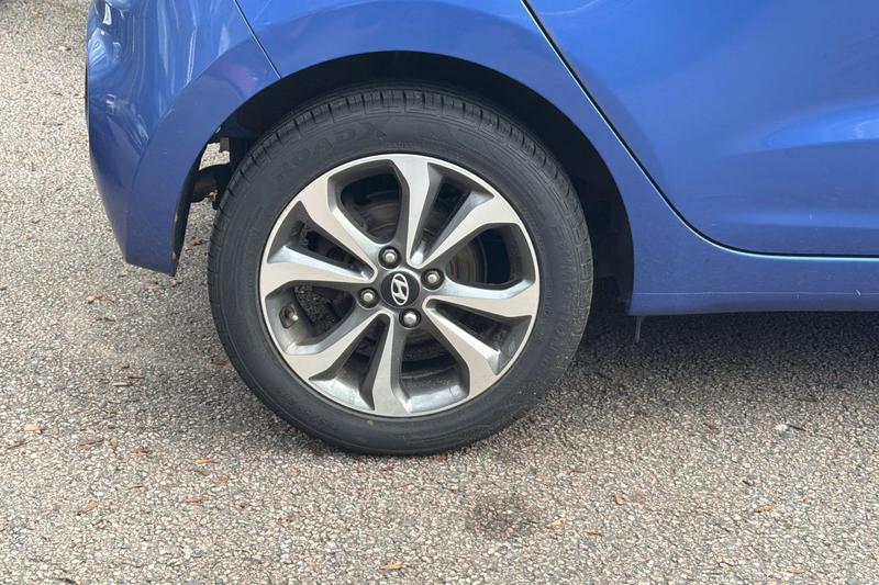 Used Hyundai i10 2019 for sale - 76631408: Photo 9